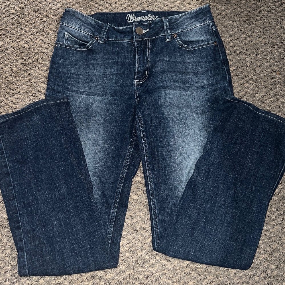 Woman’s wrangler boot cut jeans